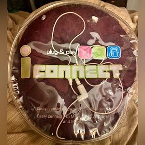 iConnect Plug & Play Speaker Pillow; new in bag.